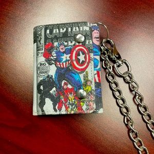 Marvel bifold, vintage,excellent condition, smoke/pet free home.